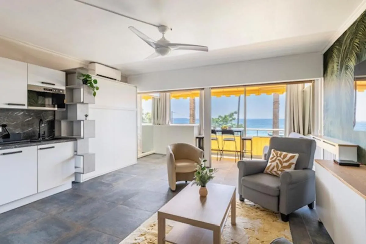 Image 3 of Beach Front Studio – Western Cannes