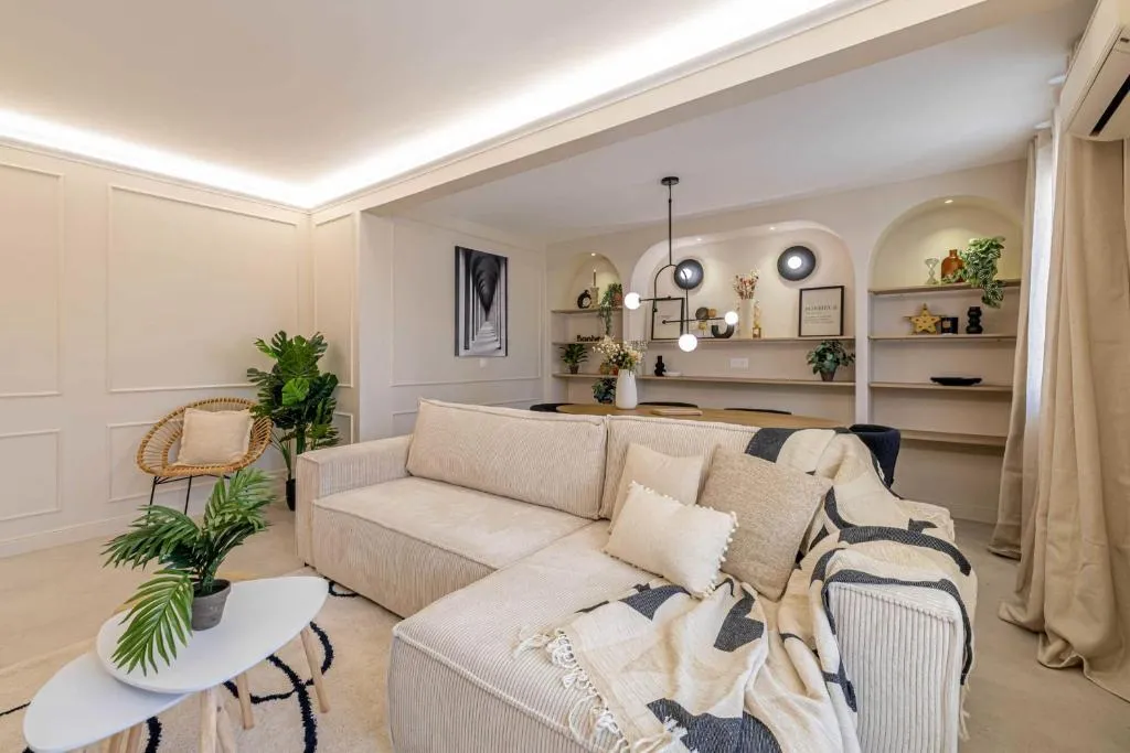 Image of Beautiful Haussmannian apartment – South Balcony