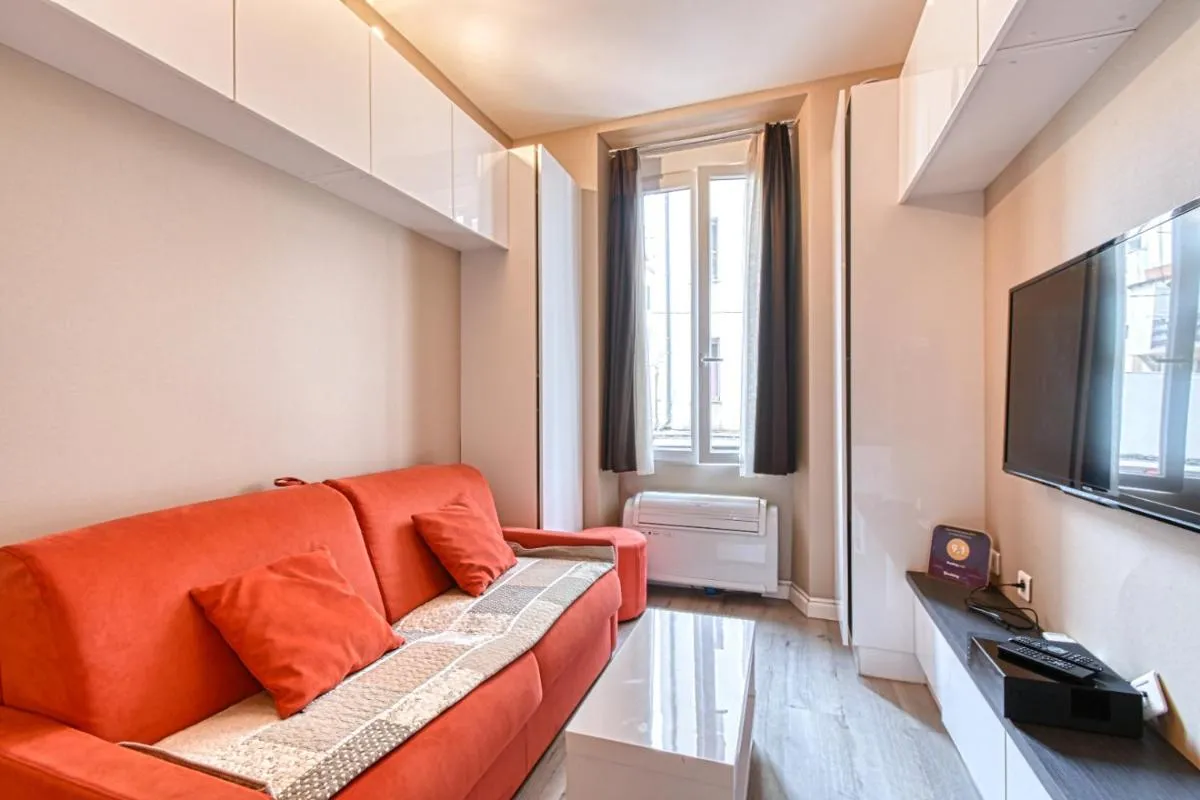 Image 4 of Beautiful and cozy apartment in the heart of Cannes