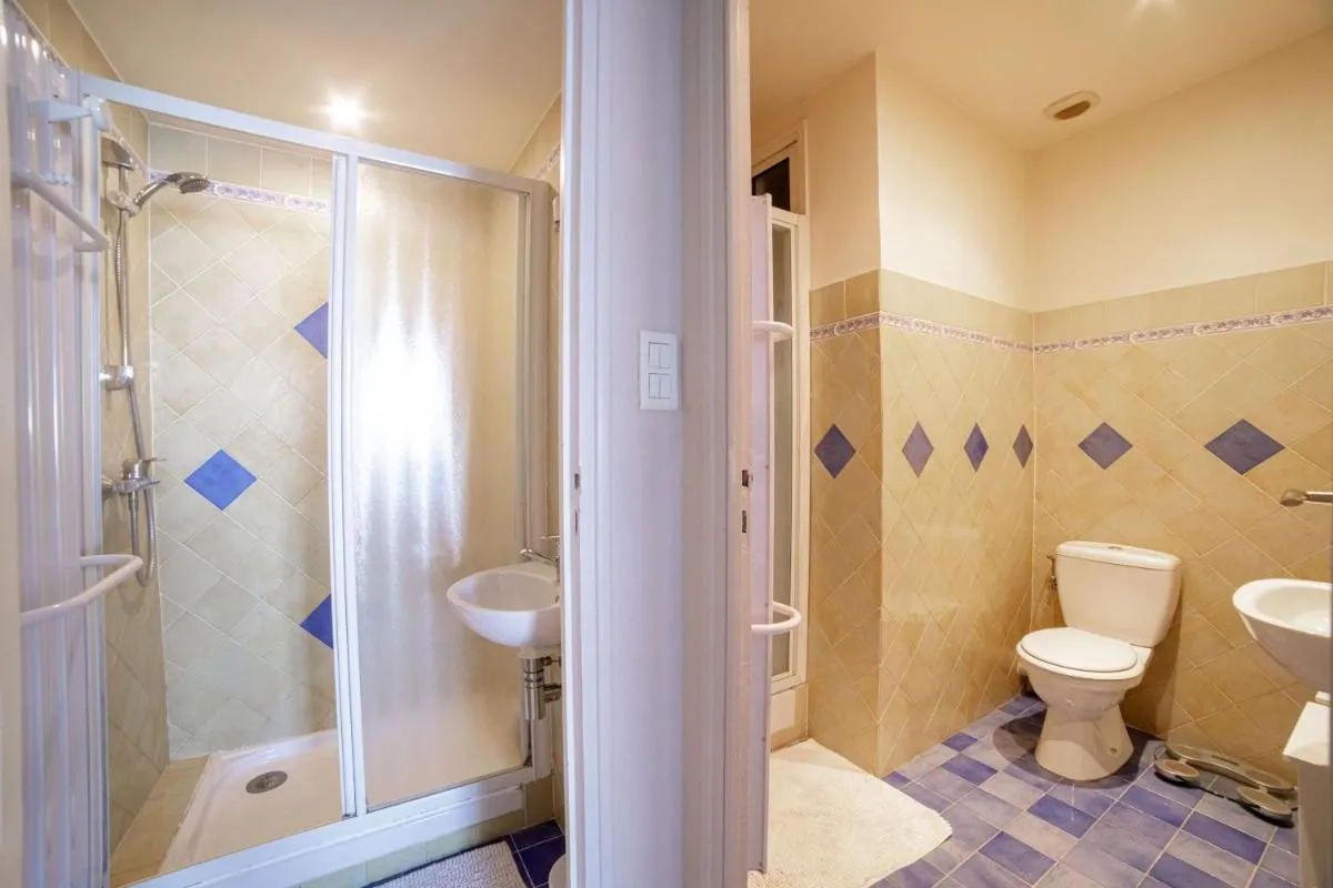 Image 2 of Bel Appartement Face à La Mer Près Du Centre – Le Voilier by Halldis