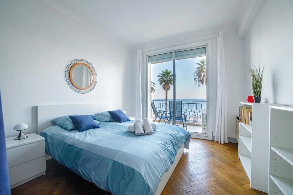 Image 1 of Bel Appartement Face à La Mer Près Du Centre – Le Voilier by Halldis