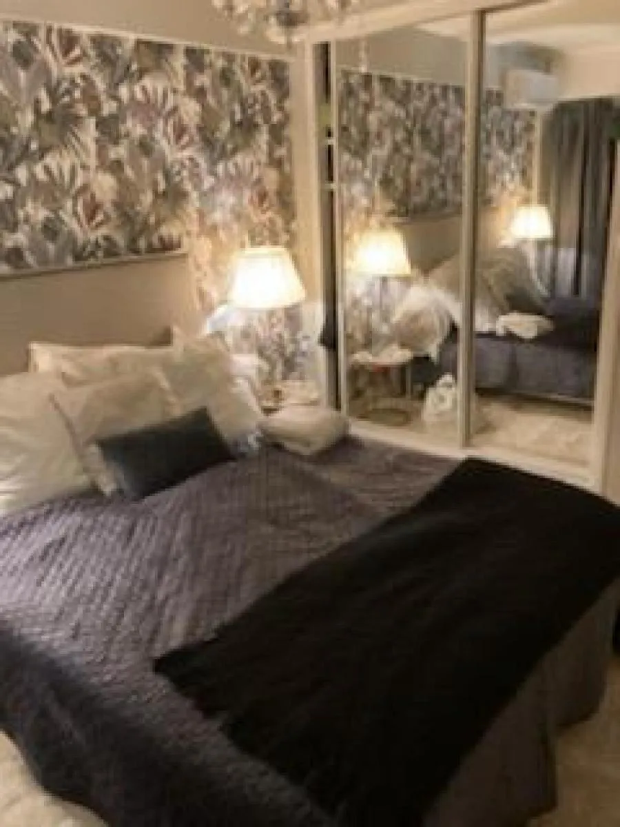 Image 5 of Belle terrasse près du Martinez et des plages!