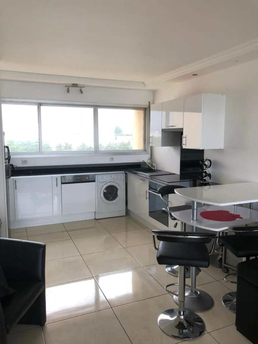 Image 1 of Bord de Mer Cannes Midi