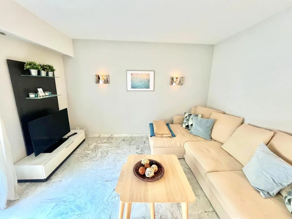 Image 4 of Branly 2, by Welcome to Cannes