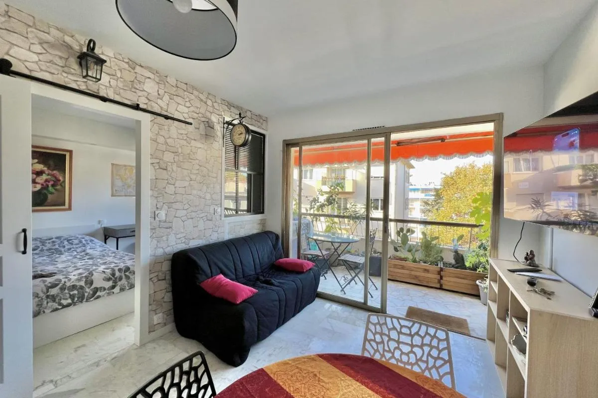 Image 3 of Bright 31m2 flowered terrace near Croisette