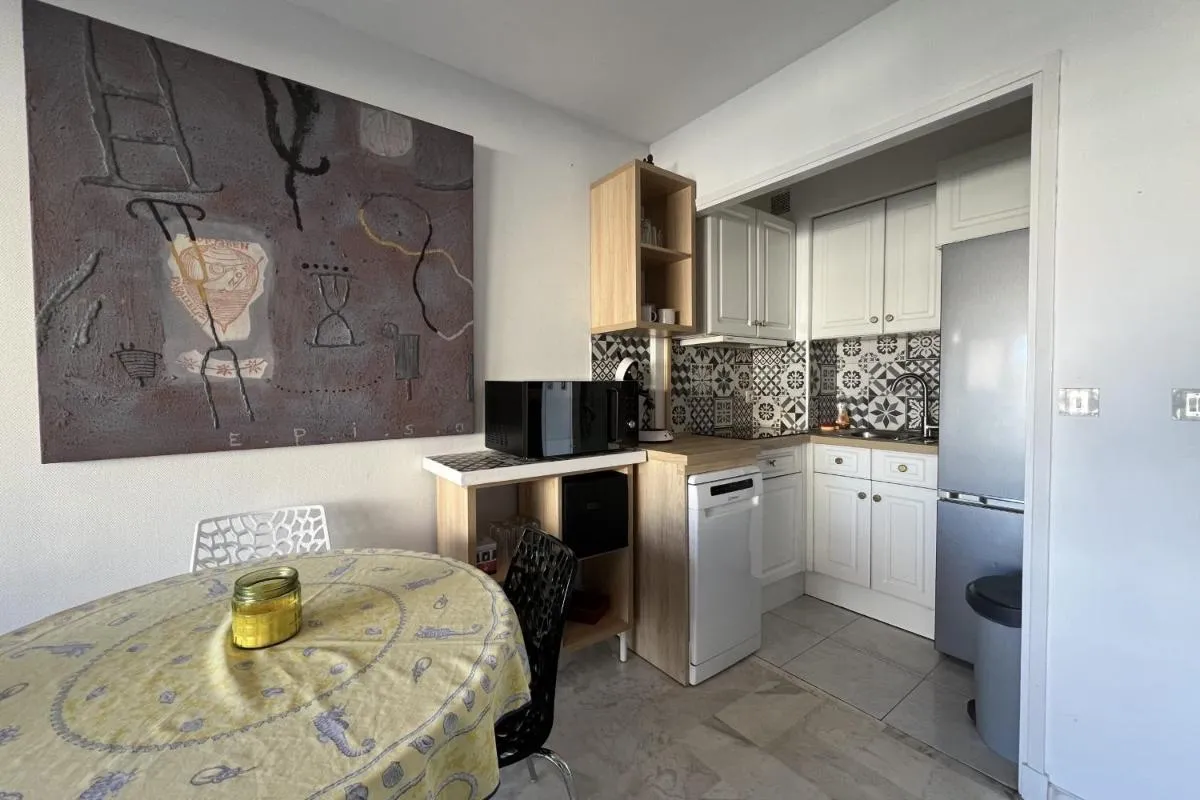 Image 6 of Bright 31m2 flowered terrace near Croisette