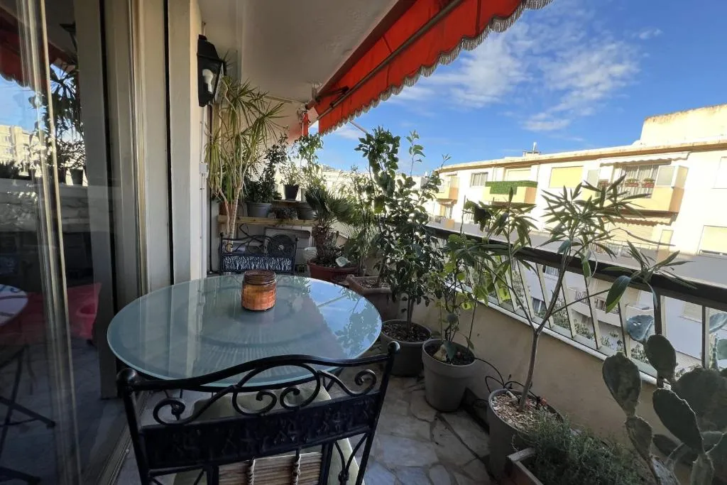 Image of Bright 31m2 flowered terrace near Croisette
