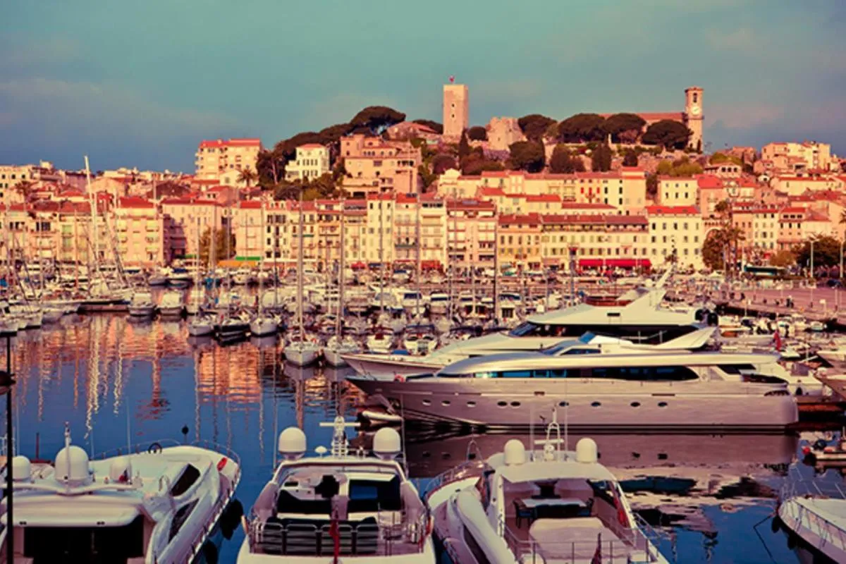 Image 5 of C001-Beau studio neuf situé au centre