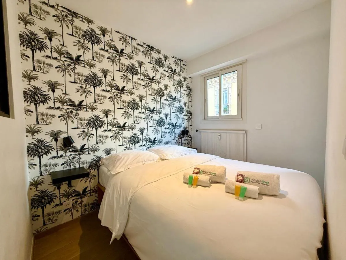 Image 6 of C001-Beau studio neuf situé au centre