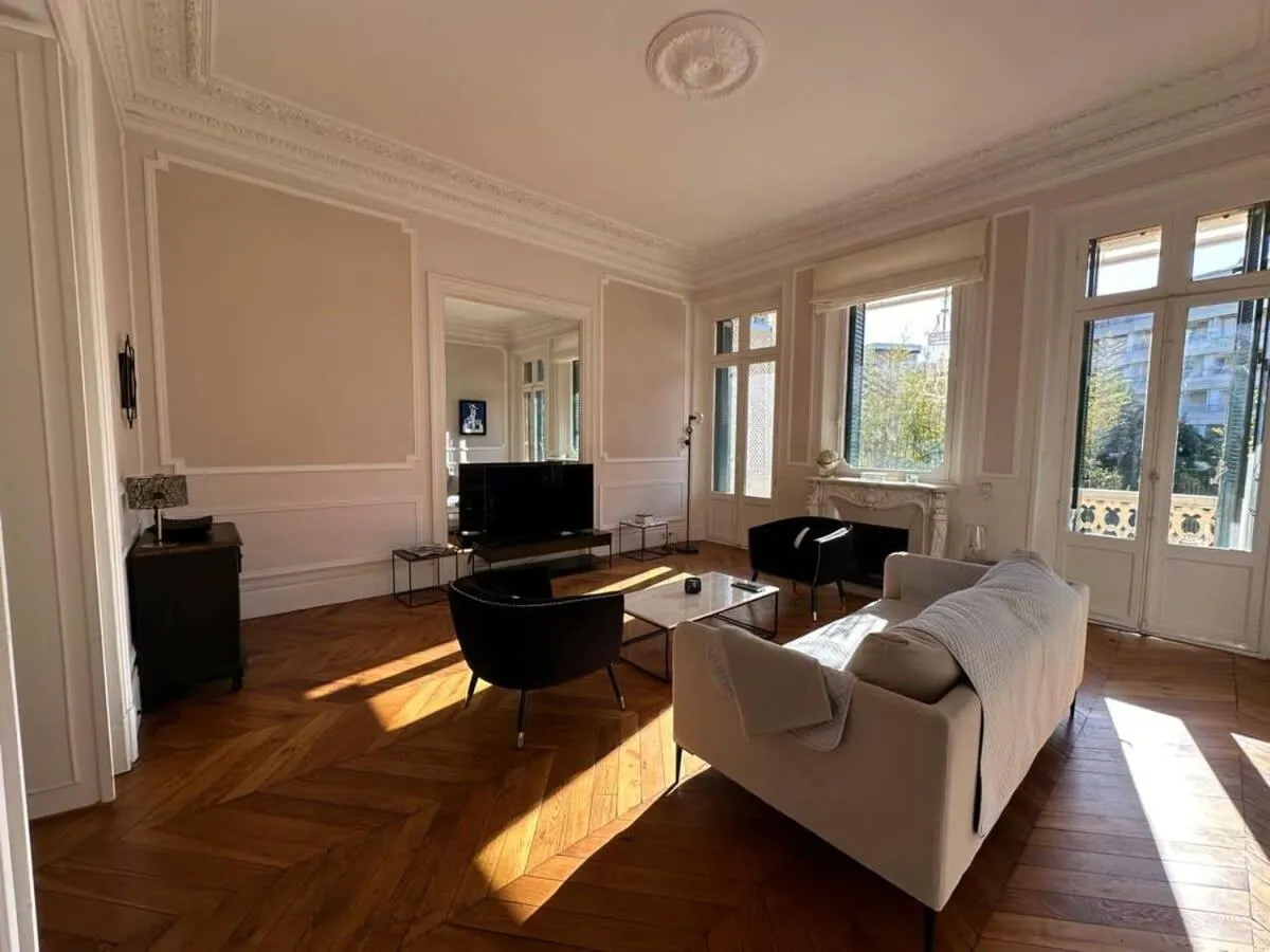 Image 4 of C025 Villa Toscane Bel Appartement Bourgeois