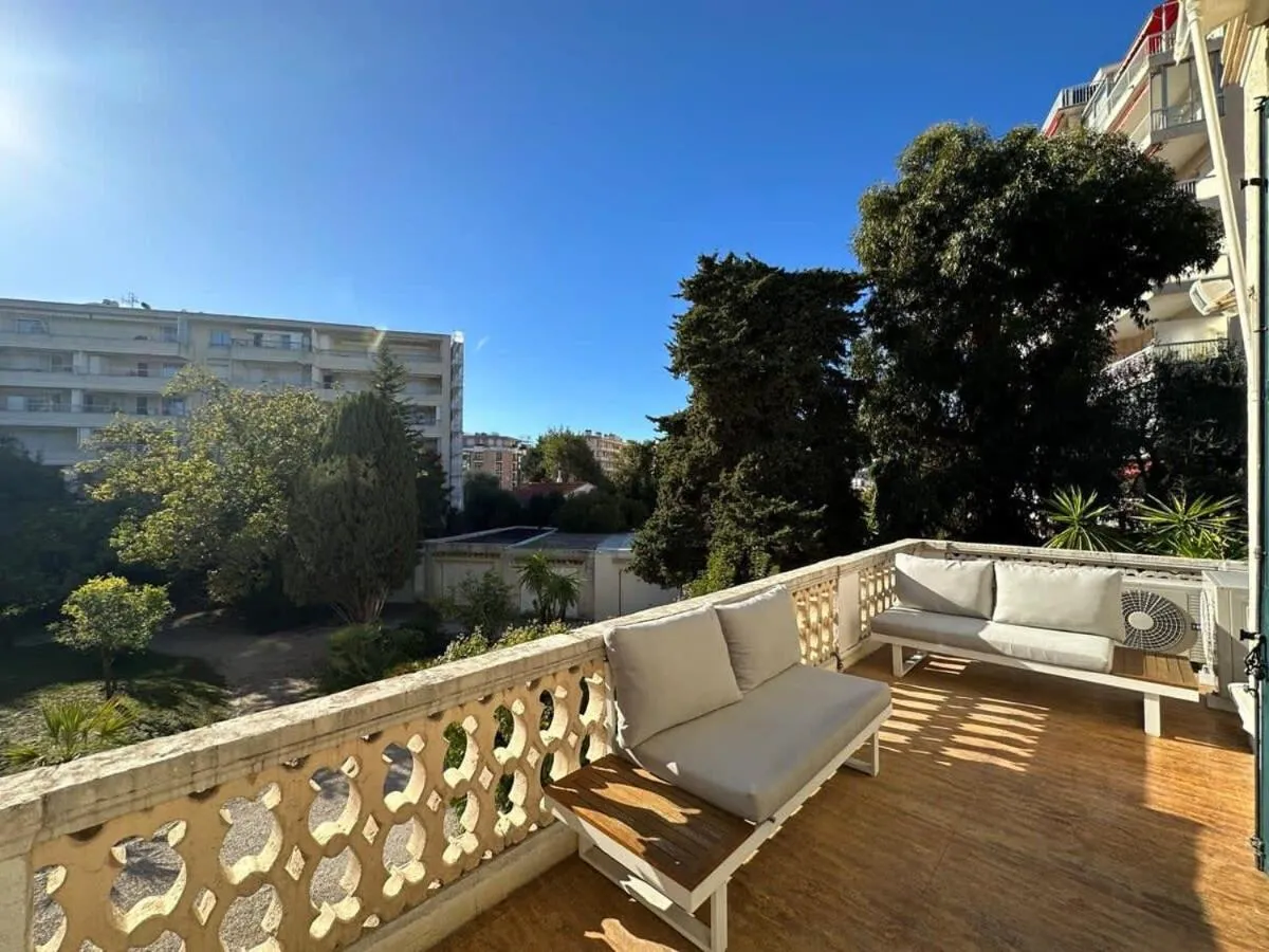 Image 5 of C025 Villa Toscane Bel Appartement Bourgeois