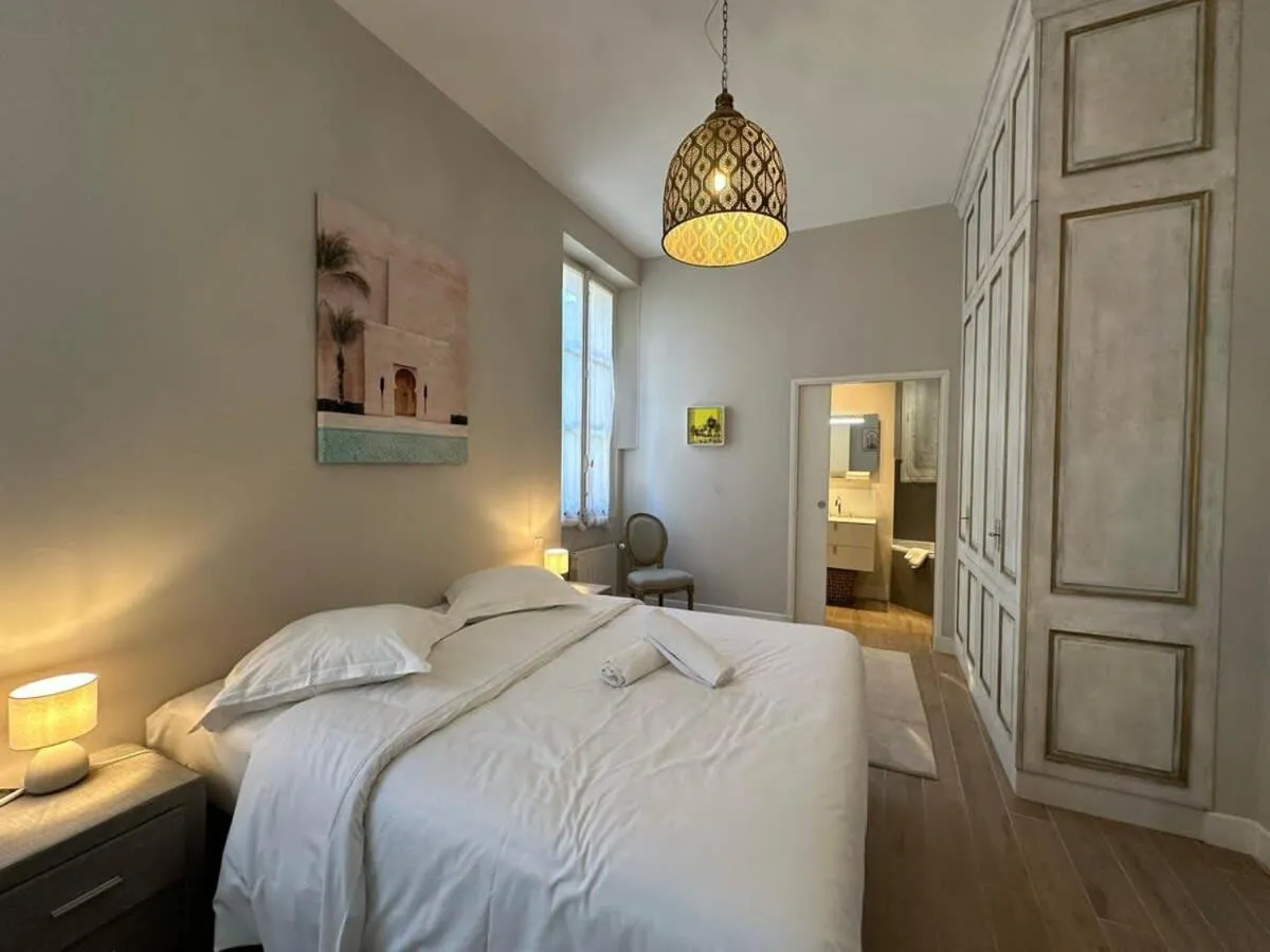 Image 6 of C025 Villa Toscane Bel Appartement Bourgeois