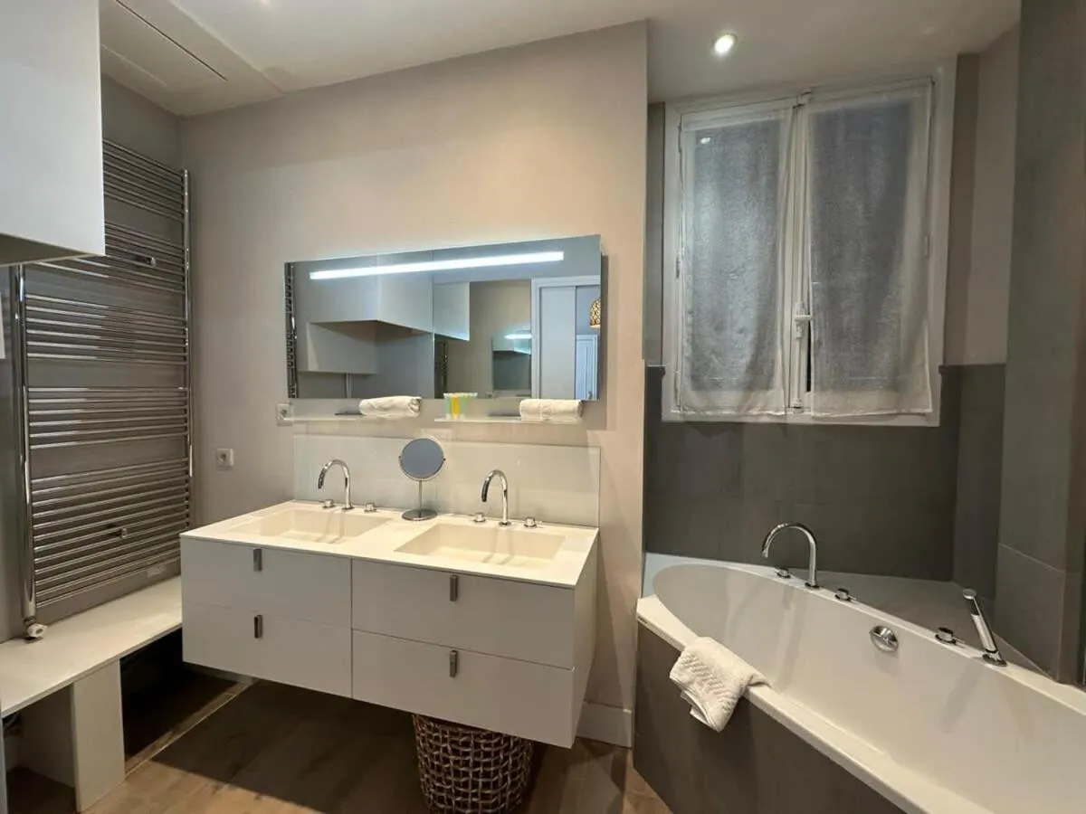 Image 2 of C025 Villa Toscane Bel Appartement Bourgeois