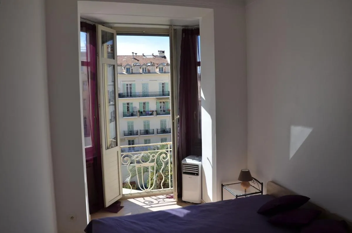 Image 1 of C027-Spacieux & Lumineux appartement – Centre de Cannes