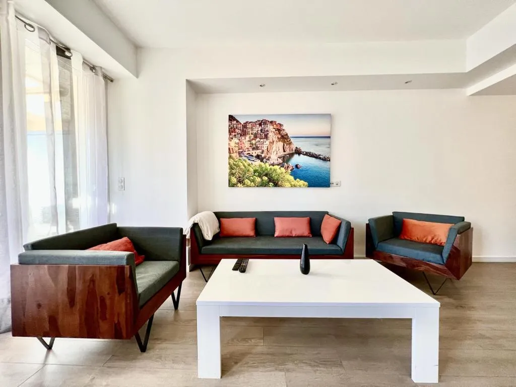 Image of C066-Luxurious apartment with sea view – Cannes