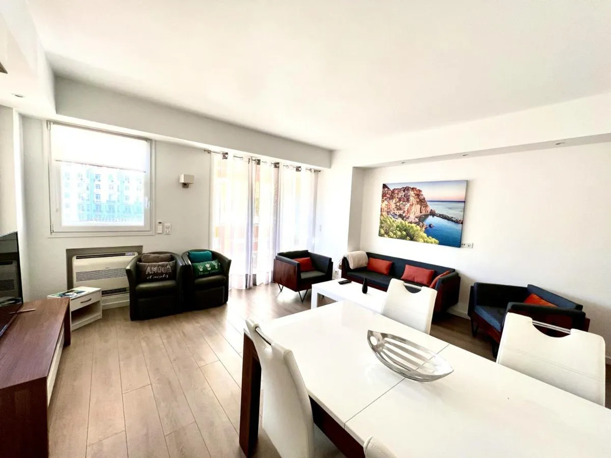 Image 3 of C066-Luxurious apartment with sea view – Cannes