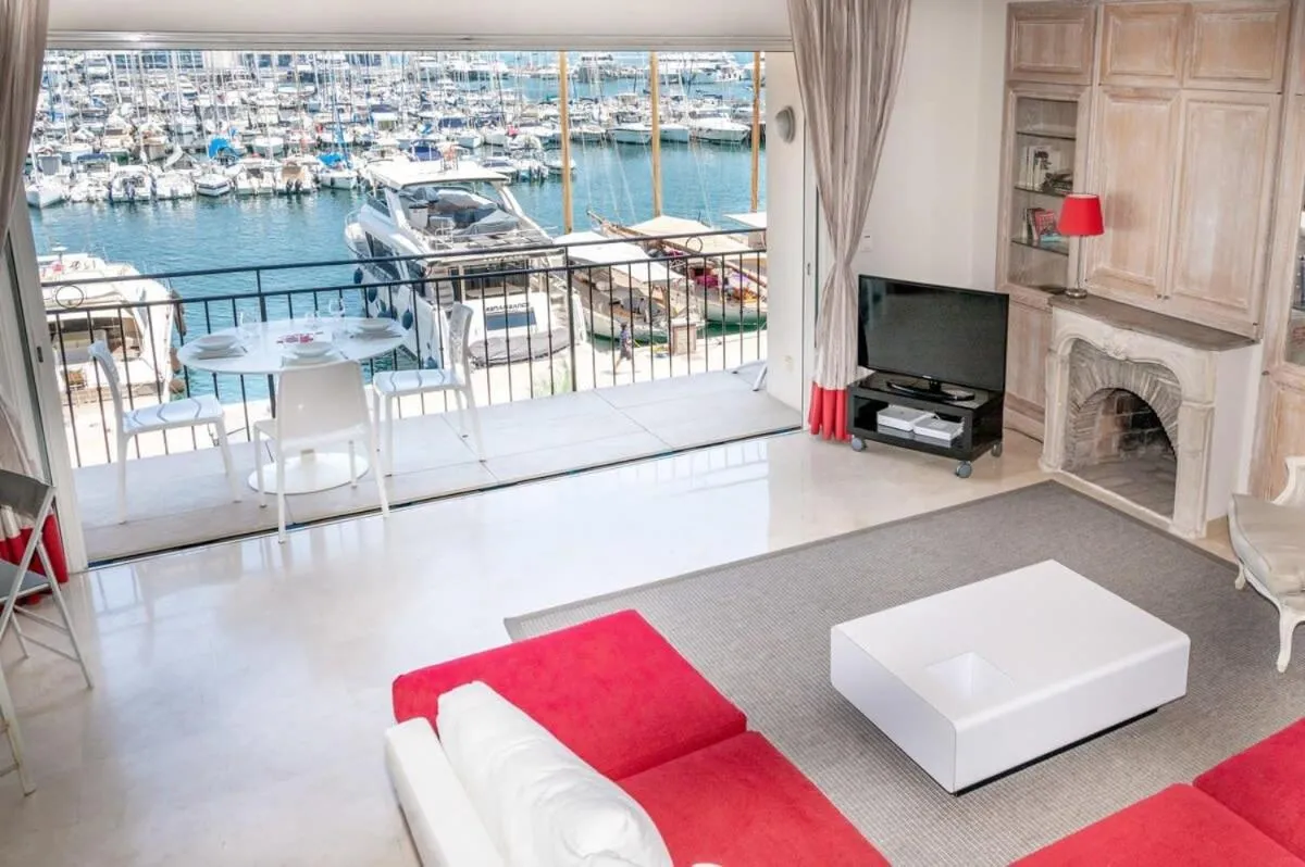 Image 2 of C096-Apt overlooking the Old Port the view is magical