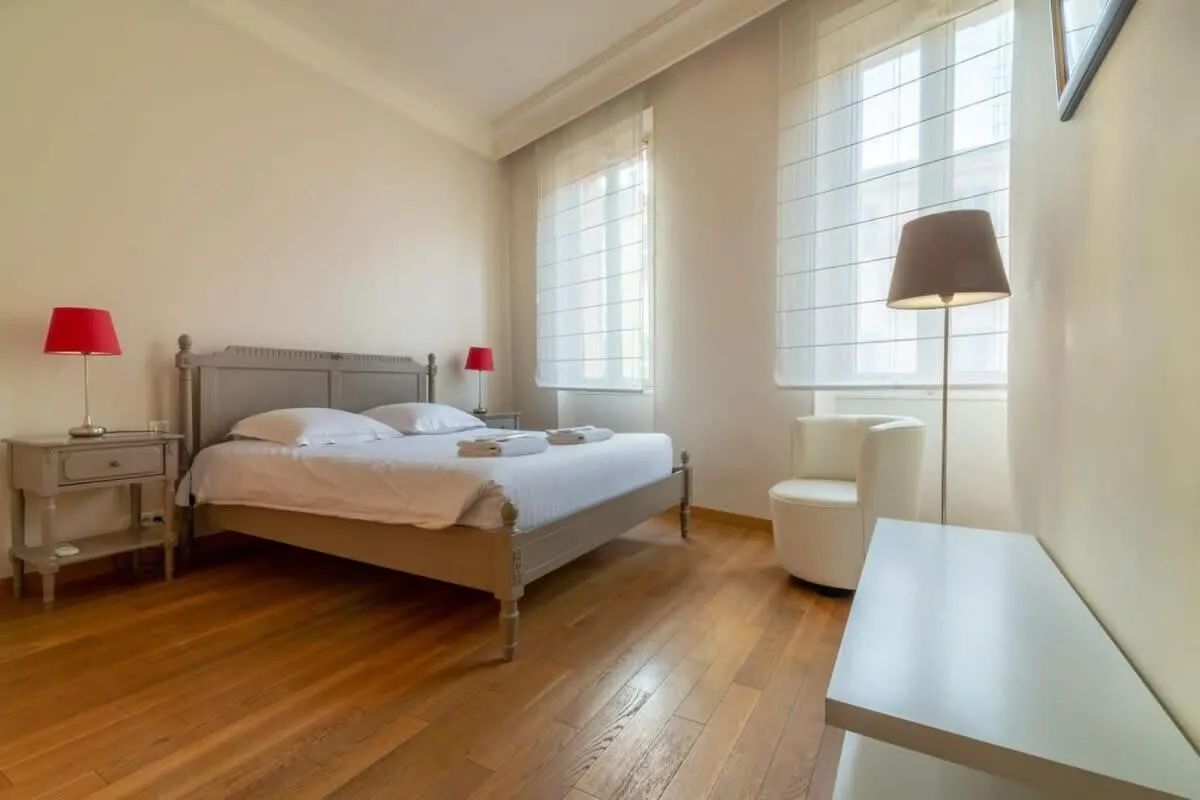 Image 6 of C096-Apt overlooking the Old Port the view is magical