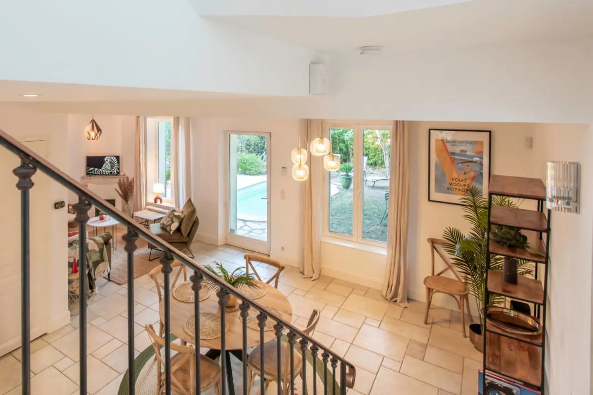 Image 4 of C8 – Lovely House Cannes 4 BDR – Pool, AC, Garage & Wifi