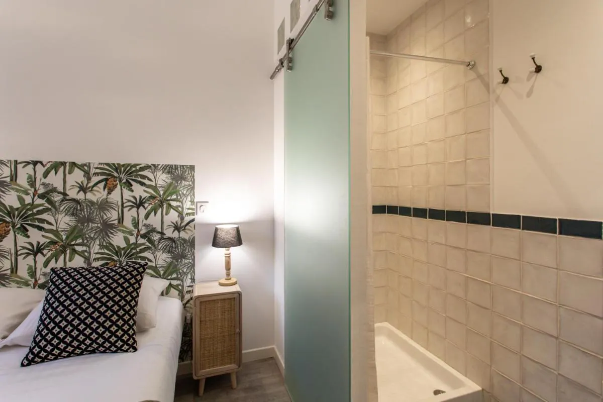 Image 2 of C8 – Lovely House Cannes 4 BDR – Pool, AC, Garage & Wifi