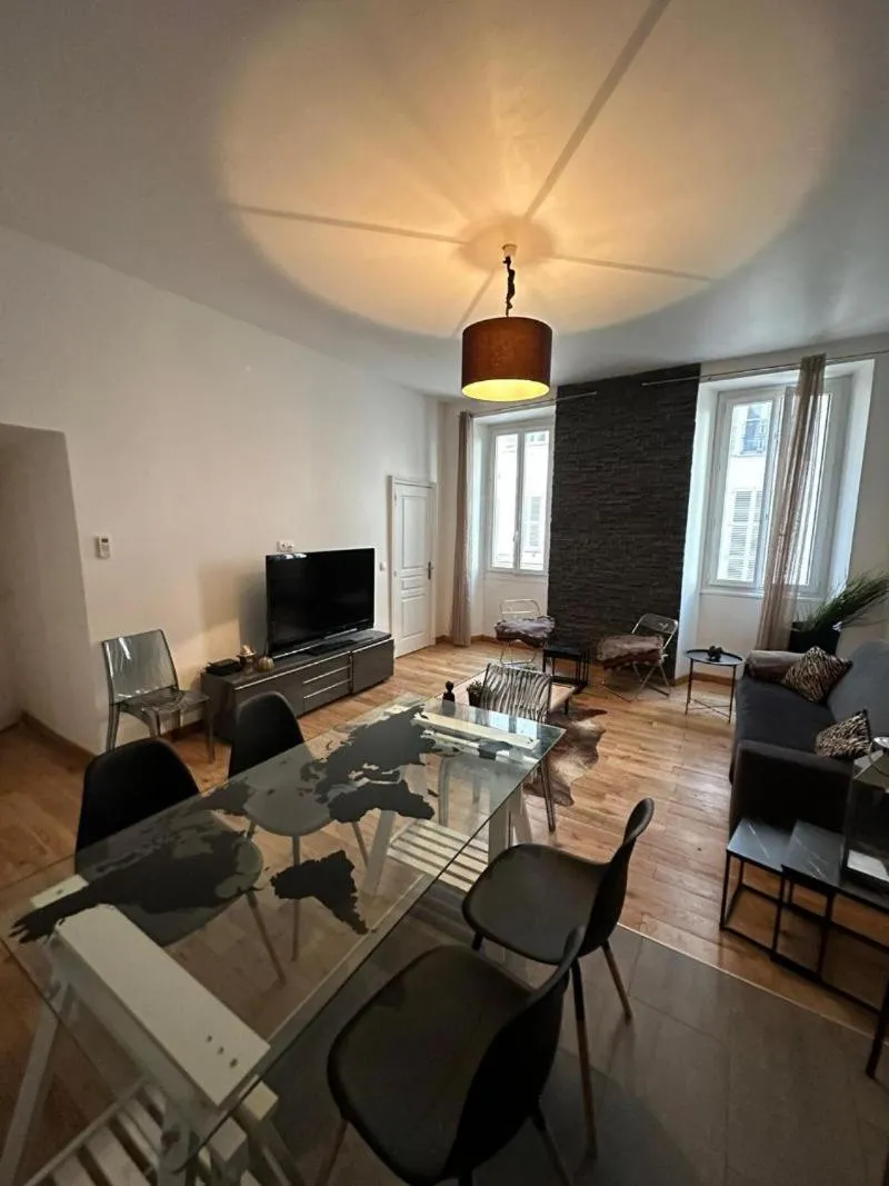 Image 2 of CANNES FESTIVALS b