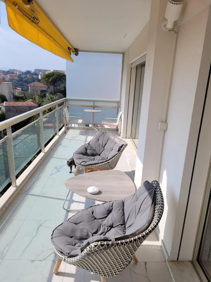 Image 5 of CANNES Superbe appartement vue mer panoramique