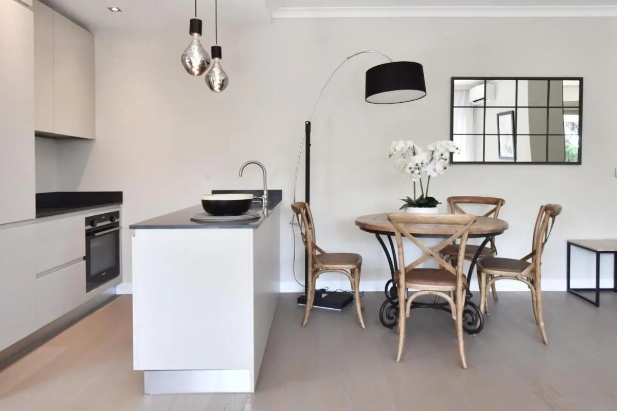 Image 3 of CANNES – 2-BR flat 15-min walk to the beaches