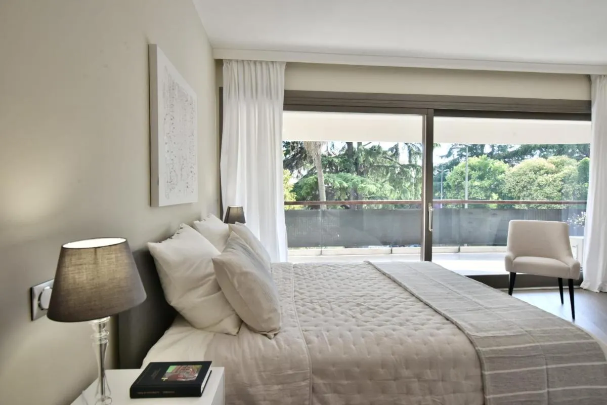 Image 1 of CANNES – 2-BR flat 15-min walk to the beaches