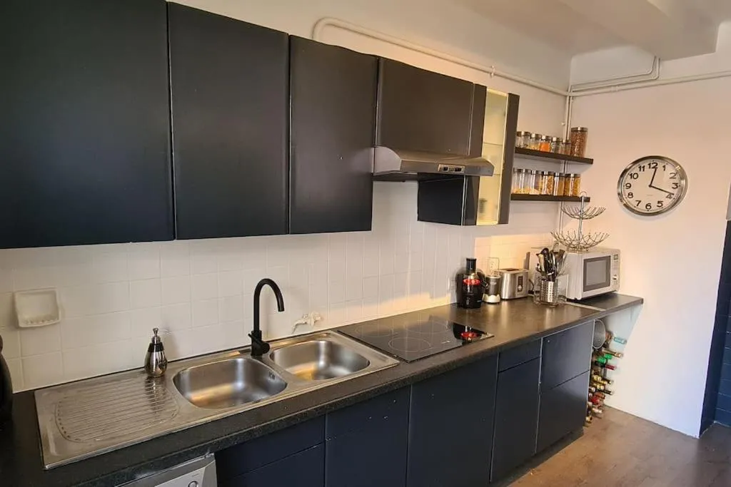 Image 6 of CENTRE, 3P/TERRASSE , 300 m PLAGES.