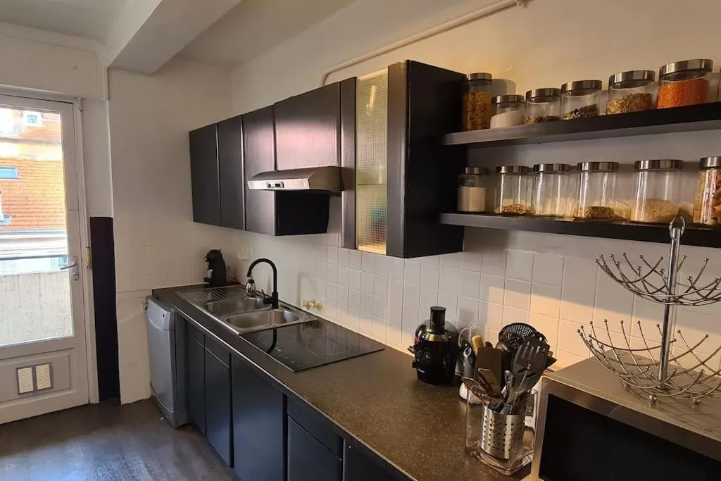 Image 3 of CENTRE, 3P/TERRASSE , 300 m PLAGES.