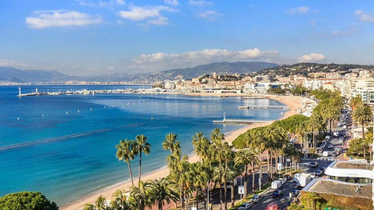 Image 5 of Cannes CROISETTE – plages – palais – bord de mer – Appartement moderne et lumineux avec balcon