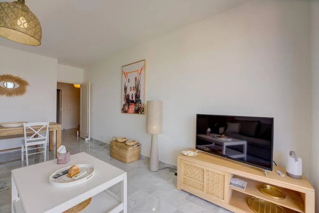 Image 4 of Cannes Californie Beautiful Apt with Sea View