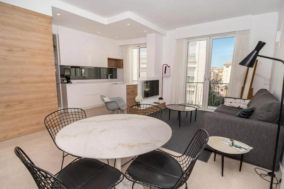 Image 6 of Cannes Center La Croisette Splendid 2 BR in premium residence gardens and balcony by Olam Properties