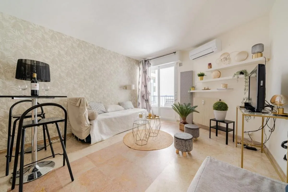 Image 1 of Cannes Croisette Studio 3 pers Cosy CLIM WIFI PKG