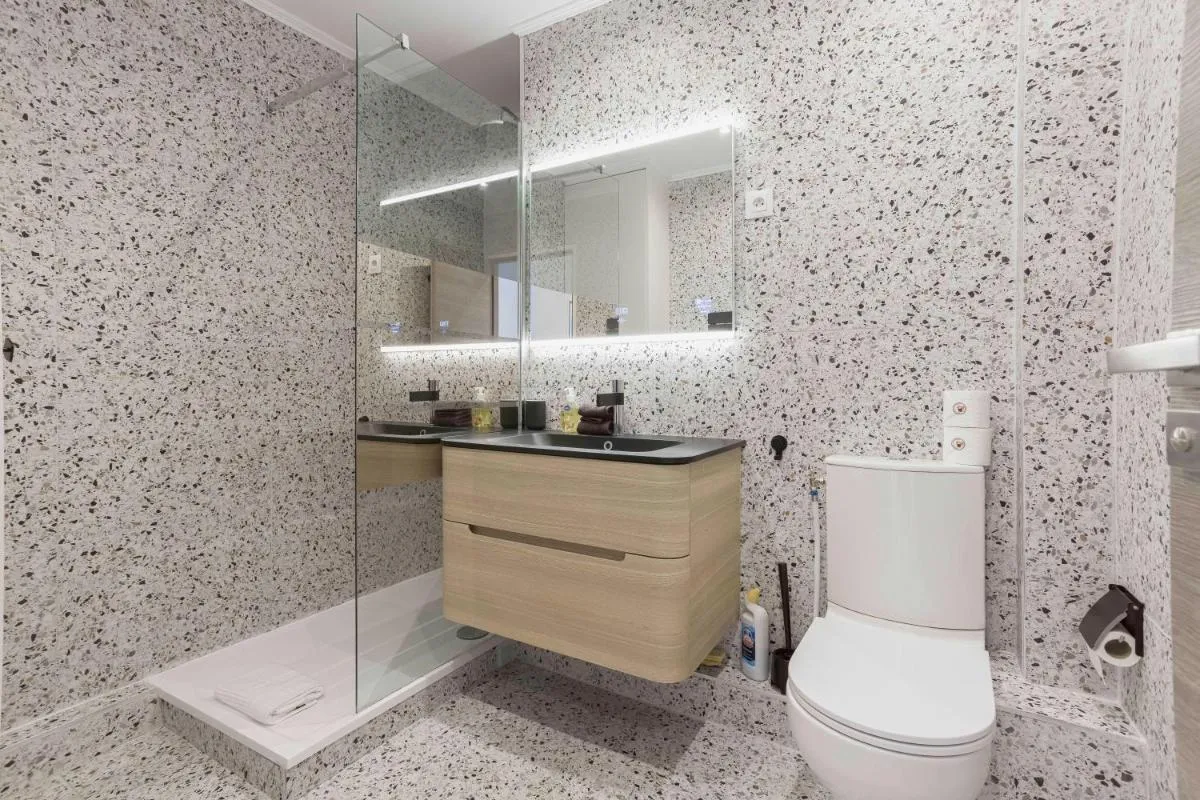 Image 2 of Cannes Molière – Palais, Plage, Balcon, Clim et Centre ville