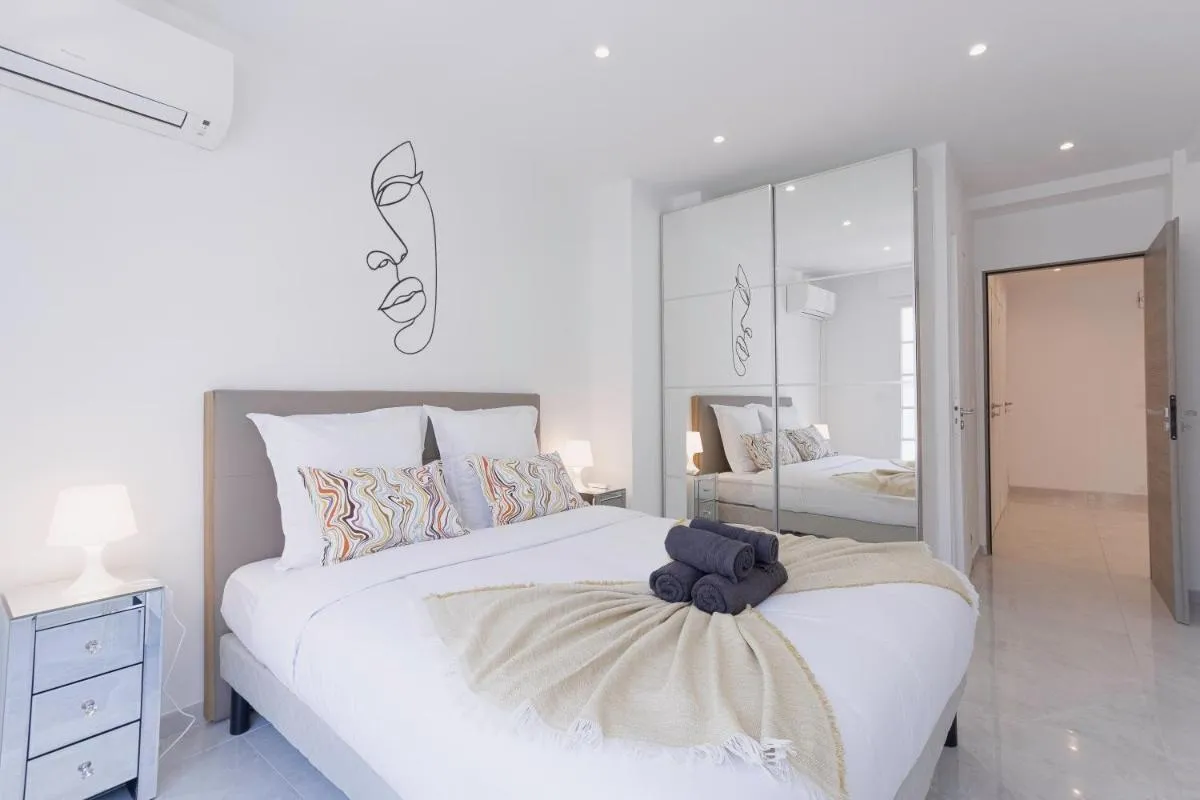 Image 6 of Cannes Molière – Palais, Plage, Balcon, Clim et Centre ville