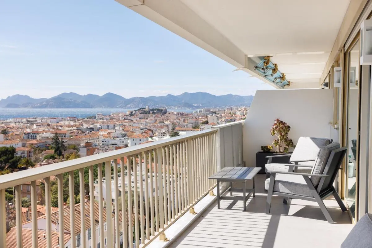 Image 6 of Cannes Panorama – Piscine, vue mer, parking, clim