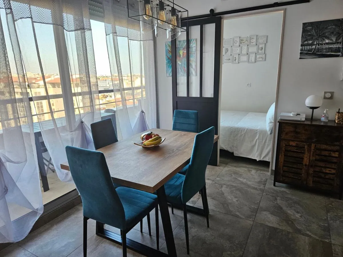 Image 1 of Cannes President vue mer, festival, quartier forville le Suquet