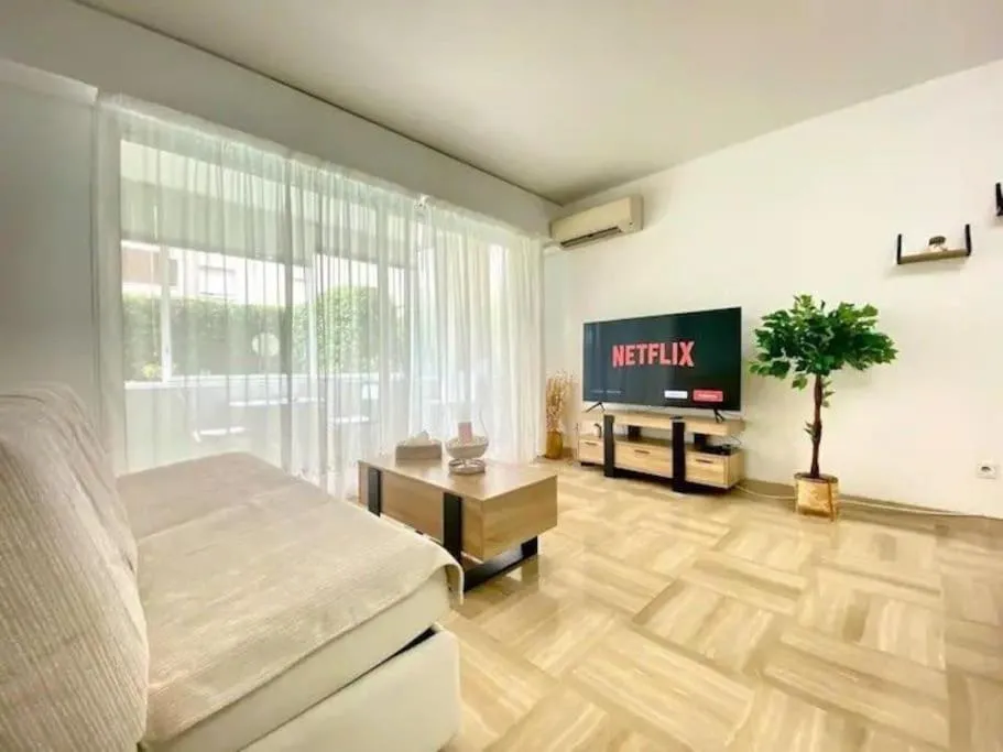 Image 1 of Cannes Résidence Passy avec Piscine