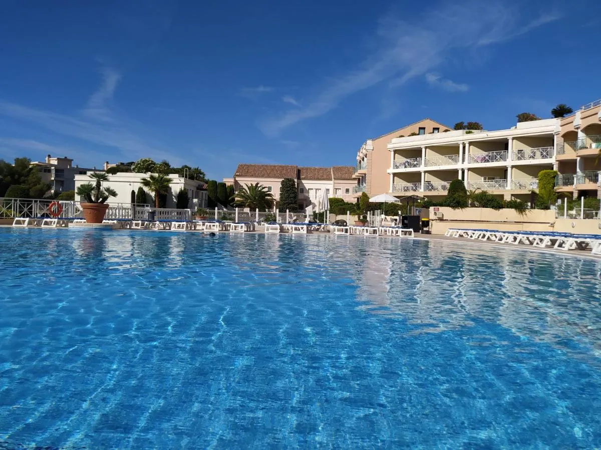 Image 5 of Cannes & More