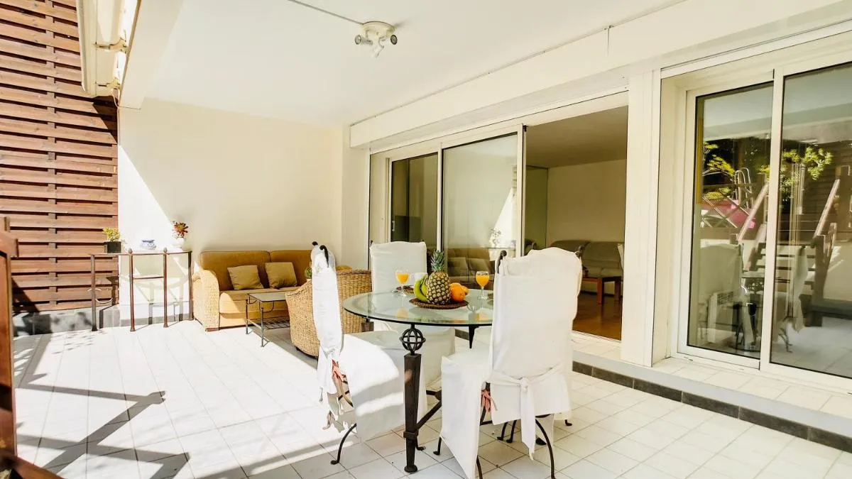 Image 3 of Cannes : superbe terrasse rue d’Antibes