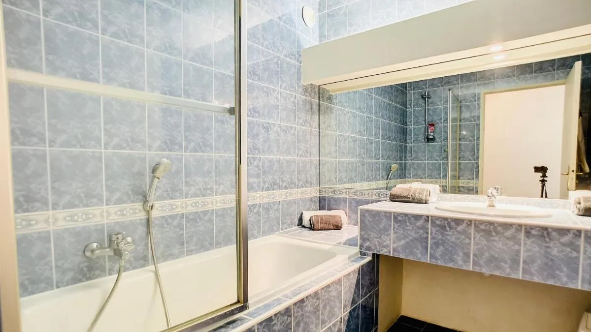 Image 2 of Cannes : superbe terrasse rue d’Antibes