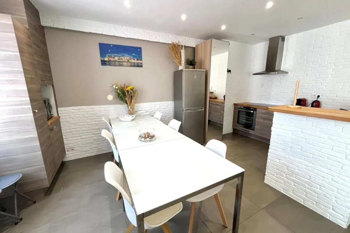 Image 6 of Cannes center perfect 3 bedroom