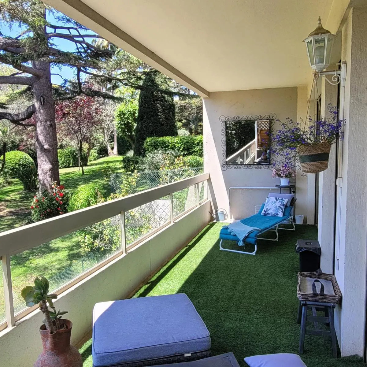 Image 4 of Cannes centre beau 2 pièces 50 M2 plus terrasse à 12 min plages et Palais au calme