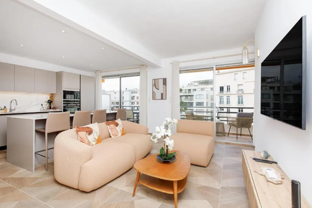 Image of Carlton area lux 2 beds 2 baths