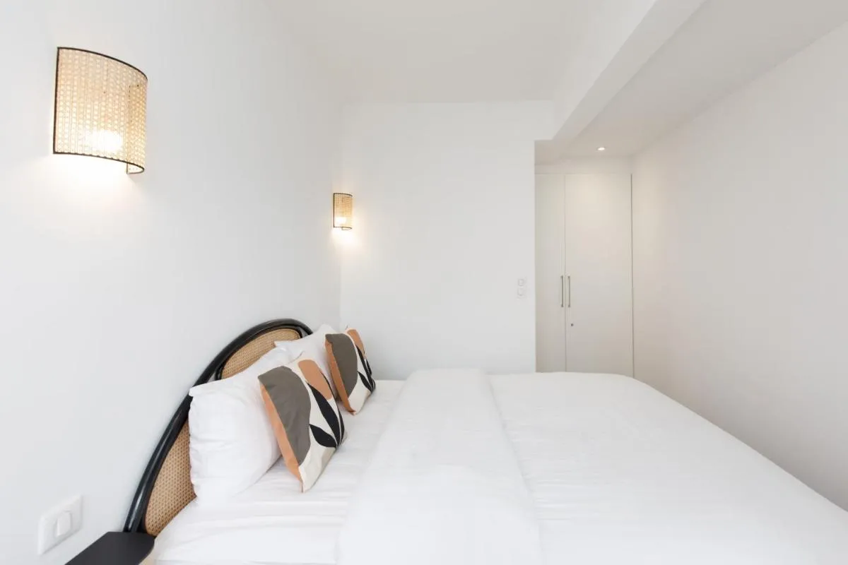 Image 6 of Carlton area lux 2 beds 2 baths