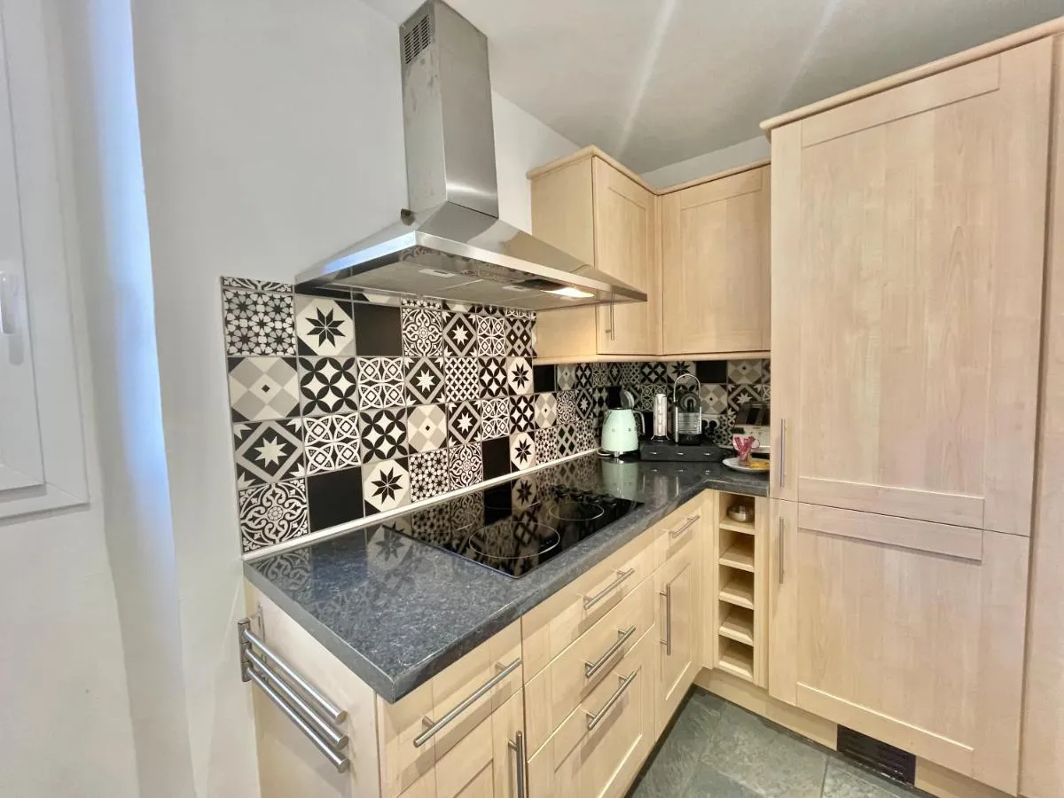 Image 3 of Carré d’or Duplex, by Welcome to Cannes