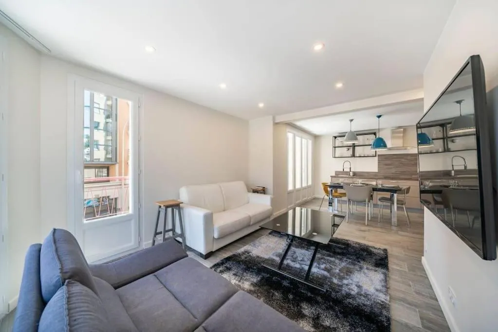 Image 4 of Centre ville Croisette