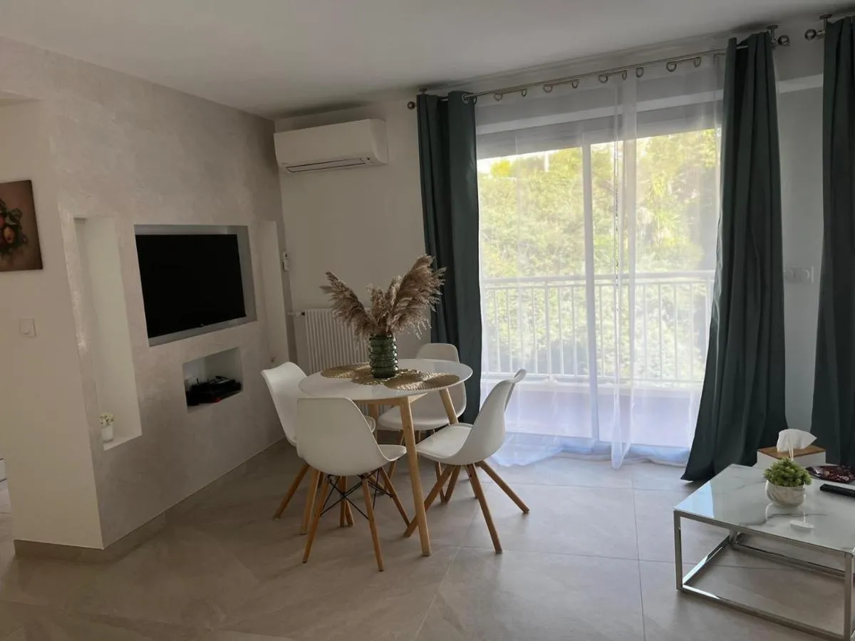 Image 1 of Charmant Studio – Centre ville de Cannes