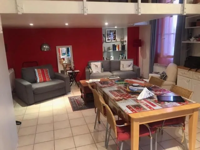 Image 4 of Charmant appartement dans villa avec parc